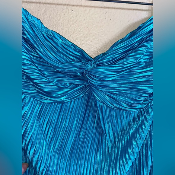 NWOT SHEIN Chiquease Strapless Turquoise Pleated Dress - Picture 4 of 13